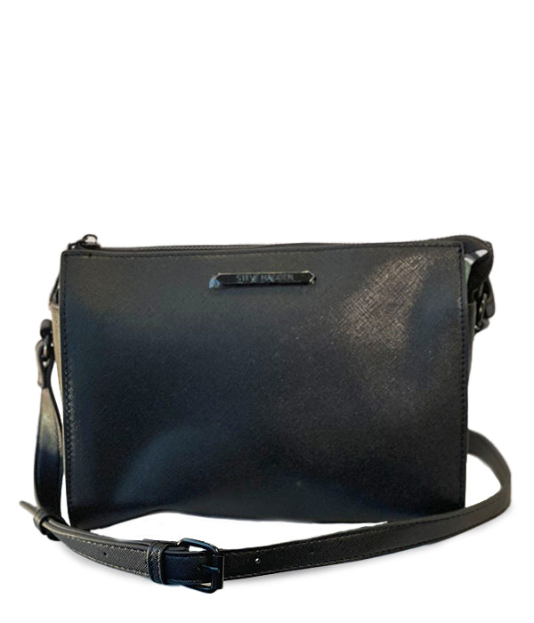 Bolsa Negra Steve Madden con Mascada Elegancia y Versatilidad